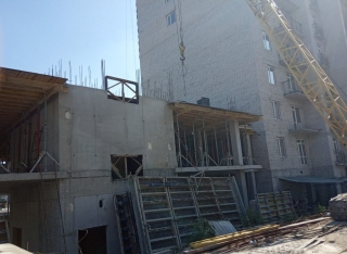 ЖК "Полтавский Шлях": офисная пристройка становится выше. 