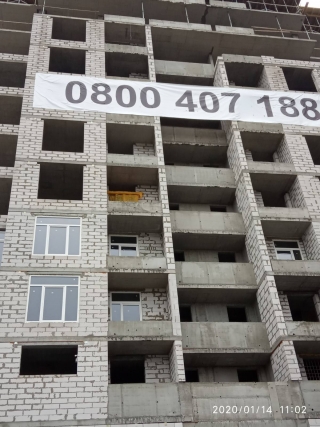 ЖК "Вектор": установка окон в жилой части комплекса. 
